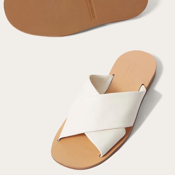 Everlane Day Crossover Sandals Size 9 Leather Cream Flat Slip On New w/o Box - Picture 2 of 8